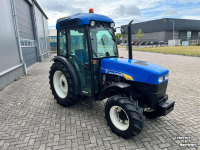 Tracteur pour vignes et vergers New Holland TN75VA