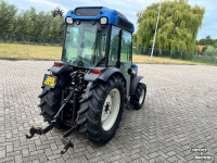 Tracteur pour vignes et vergers New Holland TN75VA