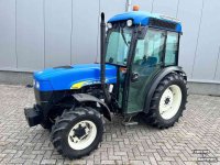 Tracteur pour vignes et vergers New Holland TN75VA Smalspoortrekker