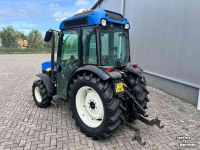 Tracteur pour vignes et vergers New Holland TN75VA Smalspoortrekker