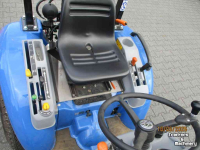 Tracteur New Holland boomer 25 hydro 30uur en div werktuigen