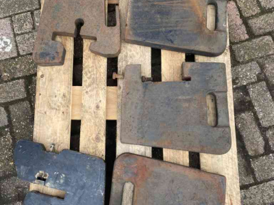 Poids frontaux  Diverse Gewichten o.a. NH, Case, Fiat