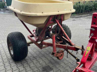 Distributeur d‘engrais Vicon Kunstmeststrooier, onderstel, banden, diversen