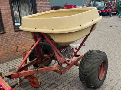 Distributeur d‘engrais Vicon Kunstmeststrooier, onderstel, banden, diversen