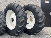 Roues, Pneus, Jantes, Barillets Jumelage Michelin Set Michelin (18.4R38) 460/85R38 en Trelleborg (14.9R28) 380/85R38 voor NewH T6.xxx