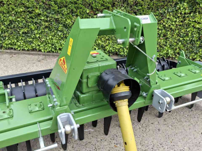 Herse rotative Celli Energy 300 kopeg met pakker-rol