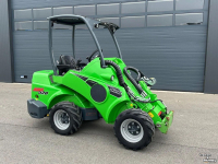 Chargeuse sur pneus Avant 528 mini-shovel