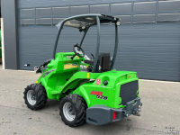 Chargeuse sur pneus Avant 528 mini-shovel