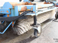 Balayeur Bema 1850 Stapler 1,80 meter veegmachine rolbezem veger opvangbak