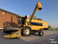 Moissonneuse batteuse New Holland CS6080