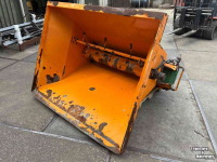 Épandeur de sciure pour des logettes Flingk Flingk ZX 1500