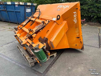 Épandeur de sciure pour des logettes Flingk Flingk ZX 1500