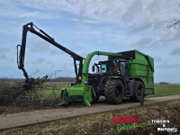 Tracteur JCB Fastrac 4220 + Cheetah 30 Houtversnipperaar / Houthakselaar + Nokka HK4872P houtkraan Snipper combi / Chipper Combi