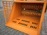 Distributeur de paille pour des logettes Flingk Stroverdeler Flinck SVV 1250 met transportband