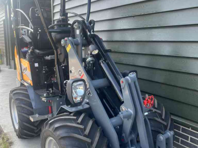 Chargeuse sur pneus Giant G1500