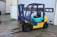 Chariot élévateur Komatsu FD20T-12 heftruck forklift gabelstapler diesel