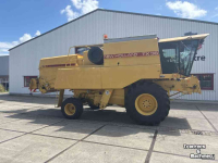Moissonneuse batteuse New Holland TX36