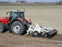 Décompacteur Kramer ERMO KLEIPLOEG 5 + 1 on land in de veur