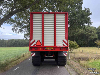 Autochargeuse Pottinger Jumbo 6000 Combiline