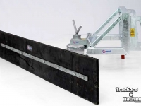 Autres matériel et accessoires d´étable Qmac Rubber barn scraper 2.70 mtr hook up Kramer