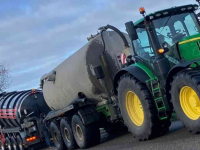 Système leve conteneur à bras Joskin Cargo chassis met tank en Drakkar bak