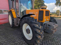 Tracteur Renault 106-54