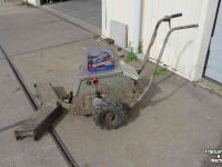 Rabots à lisier Limpar Roosterschuif SP94 Accu mestschuif elektrisch Accu 24 Volt