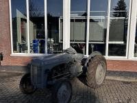 Tracteurs anciens Massey Ferguson TEF