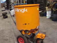 Épandeur de sciure pour des logettes Flingk SE 250