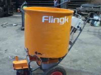 Épandeur de sciure pour des logettes Flingk SE 250