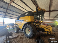 Ensileuse automotrice New Holland CX 8090 SL