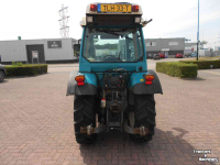 Tracteur pour vignes et vergers Fendt 208 f