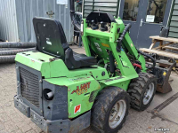 Chargeuse sur pneus Avant 320S