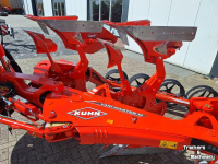 Charrues Kuhn VARI-MASTER M 4ET