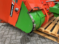 Désileuse à griffe Holaras A-VDC-1200 Voerdoseercontainer