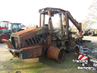 Véhicule automotrice arracheuse forestière  W130M