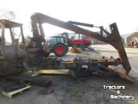 Véhicule automotrice arracheuse forestière  W130M