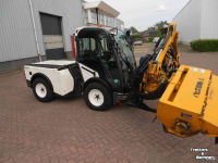 Tracteur porte-outils Multihog CX 75 werktuigdrager met Mc Connel arm klepelbak