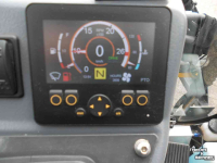 Tracteur porte-outils Multihog CX 75 werktuigdrager met Mc Connel arm klepelbak