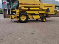 Moissonneuse batteuse New Holland TX34