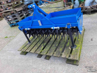 Aérateur de gazon  Gazonbeluchter/ prikrol 125 cm