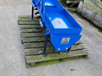 Aérateur de gazon  Gazonbeluchter/ prikrol 125 cm