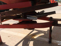 Distributeur d‘engrais Lely L1250/L1500 kunstmeststrooier met enkele strooischijf