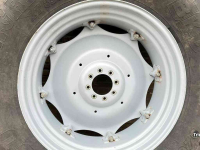 Roues, Pneus, Jantes, Barillets Jumelage BKT 520/85R38 90%