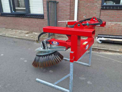 Désherbeuse à brosse rotative M-Sweep HSTV75