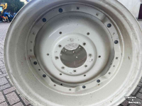 Roues, Pneus, Jantes, Barillets Jumelage New Holland W15x34 velgen set gebruikt