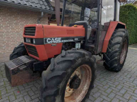 Tracteur Case-IH 833