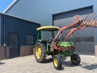 Tracteur John Deere 1130 met voorlader en 1040 - beide 2wd en kenteken fendt ford international
