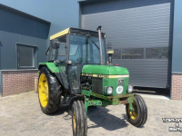 Tracteur John Deere 1130 met voorlader en 1040 - beide 2wd en kenteken fendt ford international
