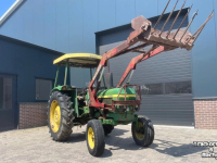 Tracteur John Deere 1130 met voorlader en 1040 - beide 2wd en kenteken fendt ford international